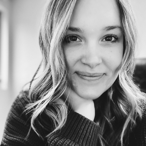 Hi There! 👋🏻 - Picture 1 of 7